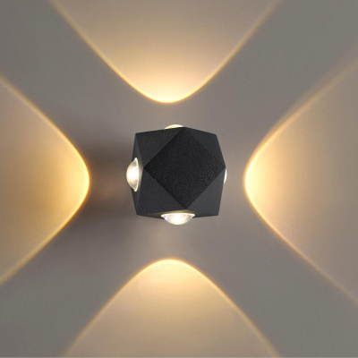 Уличный настенный светодиодный светильник Odeon Light Hightech Diamanta 4218/8WL