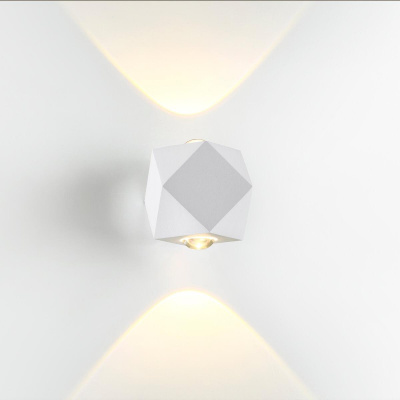 Уличный настенный светодиодный светильник Odeon Light Hightech Diamanta 4219/4WL