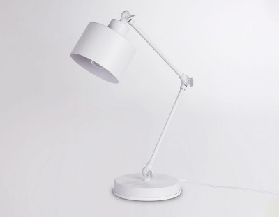 Настольная лампа Ambrella light Traditional TR8152